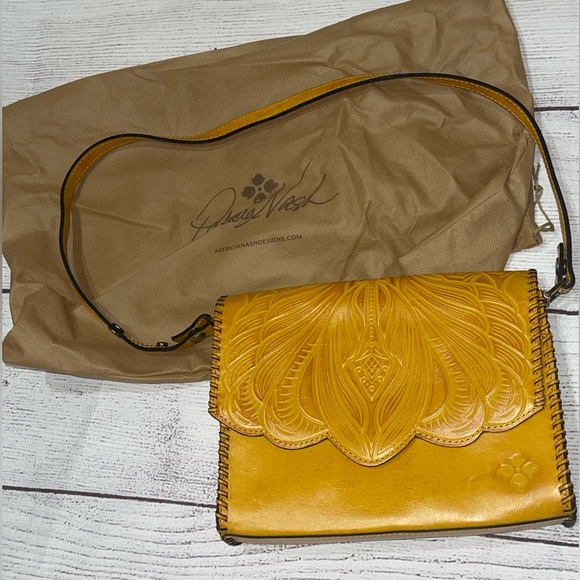 Patricia Nash Leather Crossbody bag Burnished Santillana Sunflower yellow - Picture 2 of 14